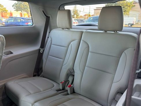 Used 2019 GMC Acadia SLT image 23