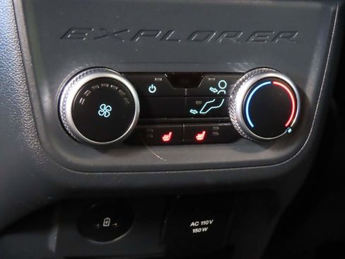 Used 2025 Ford Explorer ST-Line w/ Premium Package image 16