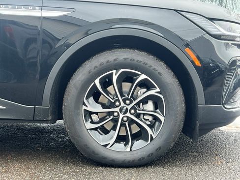 New 2026 Lincoln Nautilus Premier image 5