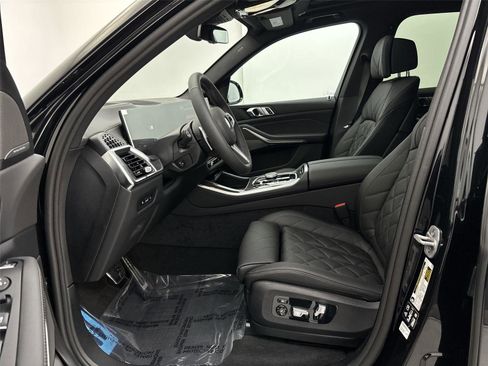 New 2026 BMW X5 M60i w/ Climate Comfort Package image 25