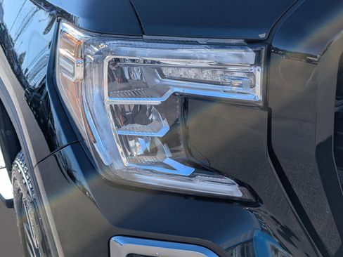 Used 2020 GMC Sierra 1500 AT4 w/ AT4 Premium Package image 4