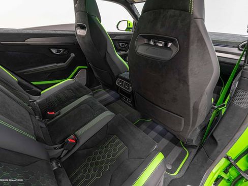 Used 2024 Lamborghini Urus Performante AWD/4WD image 27
