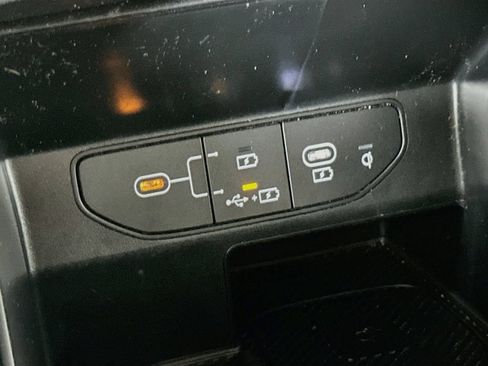 Used 2024 Kia Sorento S FWD image 34