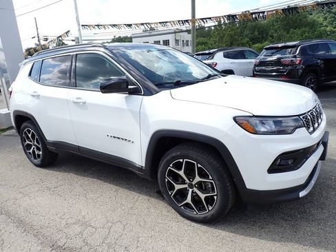 Used 2025 Jeep Compass Limited AWD/4WD image 9