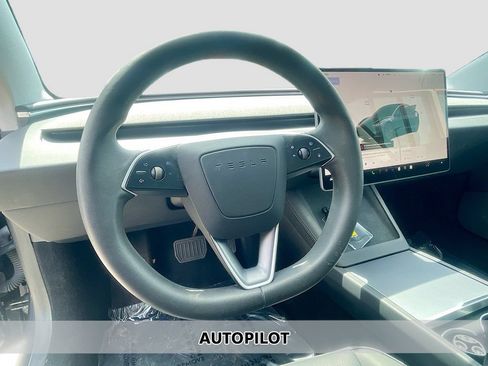 Used 2024 Tesla Model 3 Standard Range RWD image 3