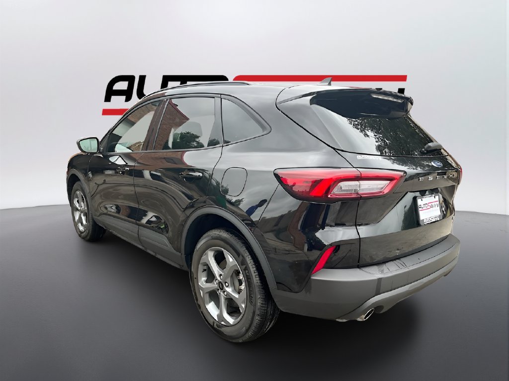 Used 2025 Ford Escape ST-Line AWD/4WD image 5