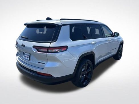 Used 2023 Jeep Grand Cherokee L Limited w/ Black Appearance Package AWD/4WD image 5