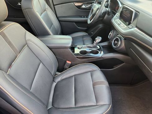 Used 2022 Chevrolet Blazer Premier w/ Enhanced Convenience Package FWD image 13