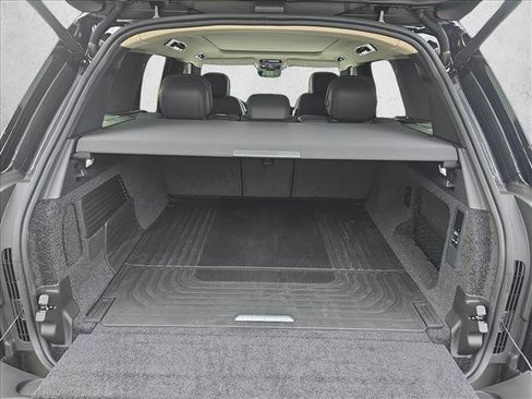 New 2025 Land Rover Range Rover SE image 12