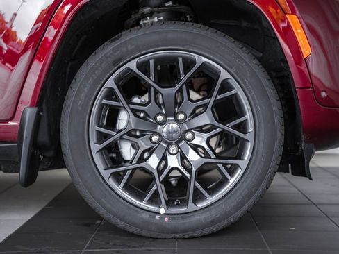 New 2025 Jeep Grand Cherokee Summit image 19