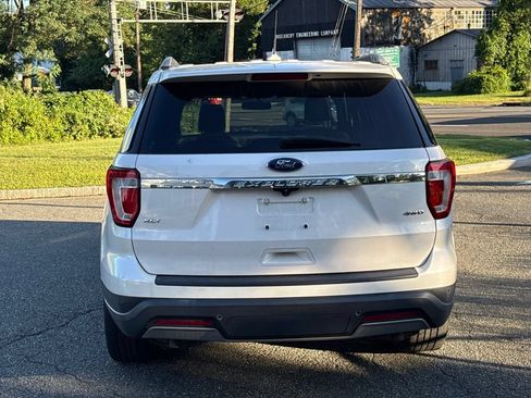Used 2019 Ford Explorer XLT w/ Equipment Group 202A AWD/4WD image 6