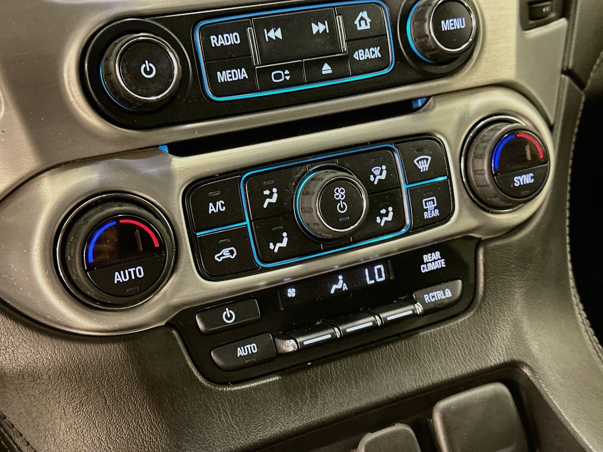 Used 2018 GMC Yukon XL SLE w/ SLE Value Package AWD/4WD image 23