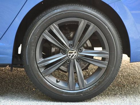 Used 2022 Volkswagen Jetta SE w/ Panoramic Sunroof Package image 19