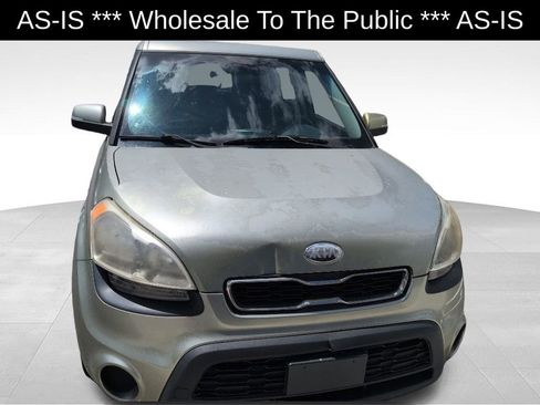 Used 2013 Kia Soul + FWD image 2