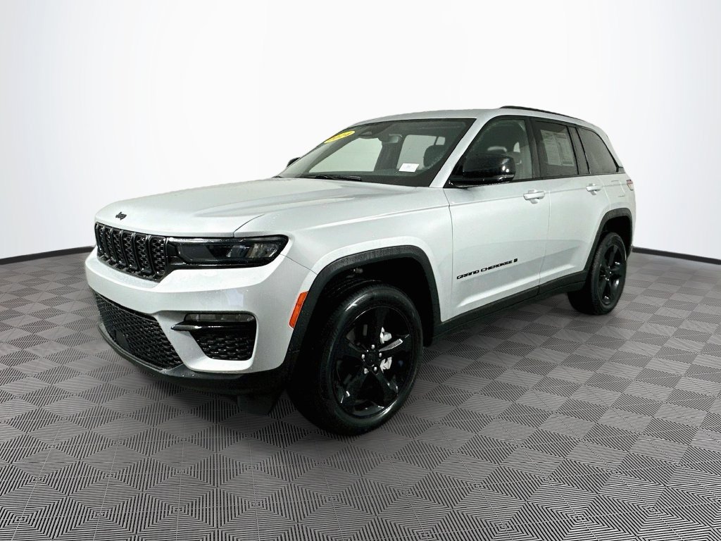 Certified 2024 Jeep Grand Cherokee Limited w/ Black Appearance Package AWD/4WD image 6