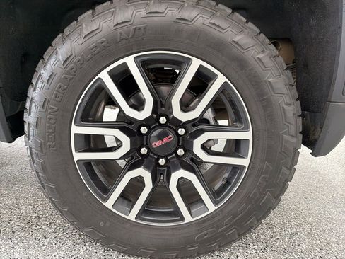 Used 2026 GMC Sierra 1500 AT4 w/ AT4 Premium Package AWD/4WD image 40