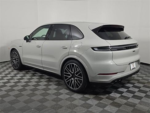 New 2026 Porsche Cayenne Turbo image 3