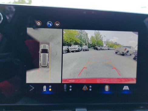 Used 2025 Chevrolet Equinox LT w/ Safety and Technology Package FWD image 23