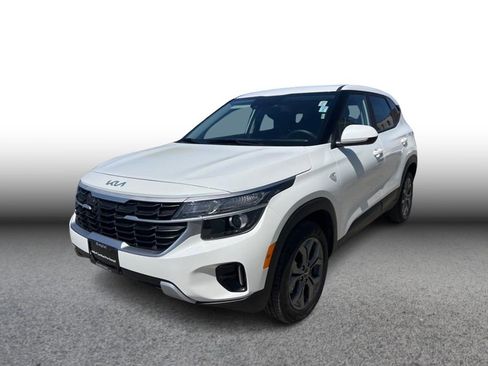 Certified 2026 Kia Seltos LX AWD/4WD image 1