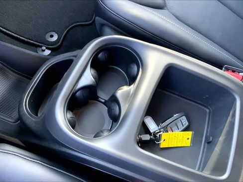 New 2026 Chrysler Pacifica Select image 7