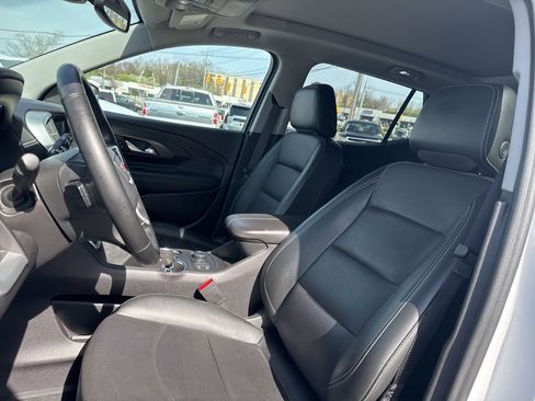 Used 2024 GMC Terrain SLT w/ Elevation Edition image 15