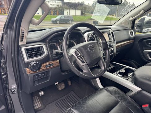 Used 2017 Nissan Titan SL w/ Chrome Package image 12