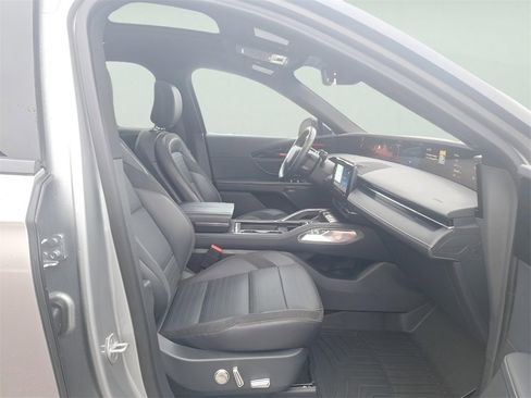 Used 2024 Lincoln Nautilus Reserve w/ Equipment Group 202A image 10