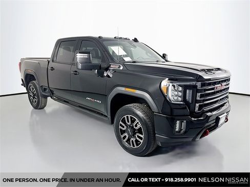 Used 2022 GMC Sierra 2500 AT4 w/ AT4 Premium Plus Package image 3