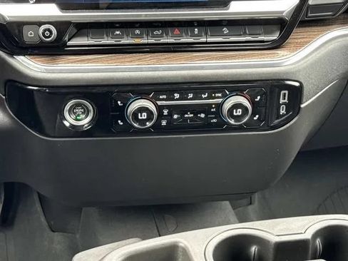 Used 2022 Chevrolet Silverado 1500 LT AWD/4WD image 18