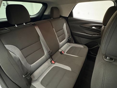Used 2025 Chevrolet TrailBlazer LT FWD image 33