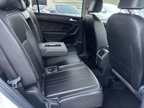 Used 2024 Volkswagen Tiguan SE image 27