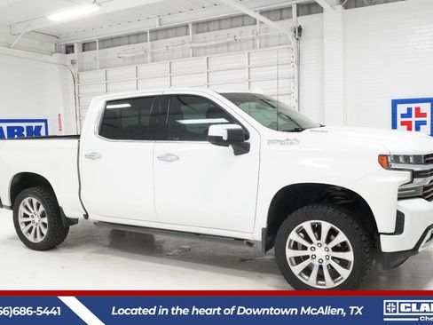 Used 2020 Chevrolet Silverado 1500 High Country w/ Technology Package AWD/4WD image 4
