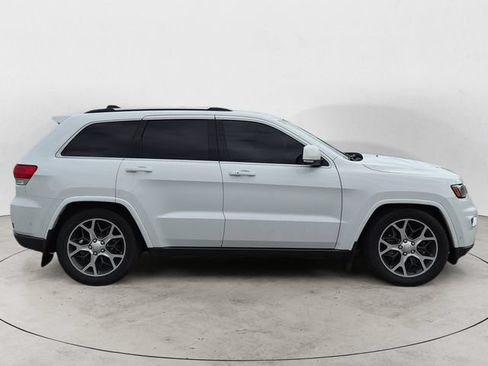 Used 2018 Jeep Grand Cherokee Limited AWD/4WD image 4