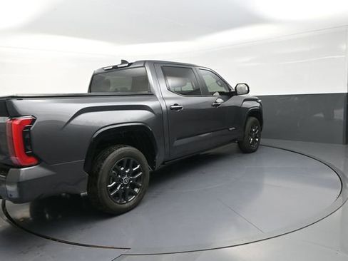 Used 2024 Toyota Tundra Platinum AWD/4WD image 16