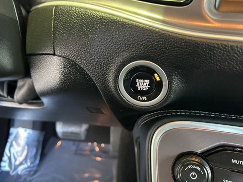 Used 2022 Dodge Challenger GT image 41