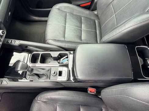 Used 2022 Kia Telluride EX w/ EX Premium Package image 24