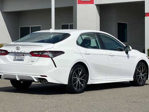 Used 2024 Toyota Camry SE FWD image 2
