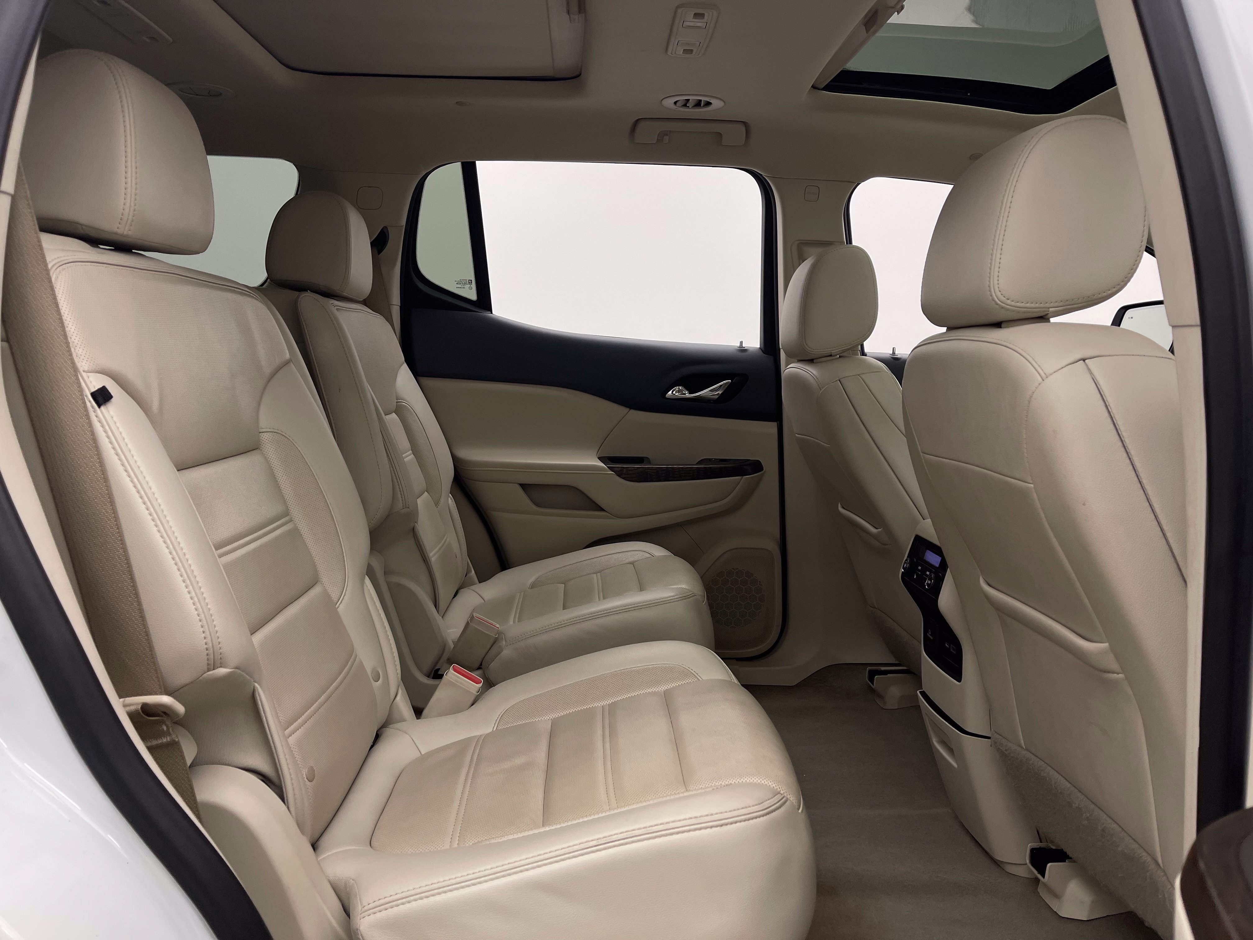 Used 2020 GMC Acadia Denali w/ Technology Package FWD image 39
