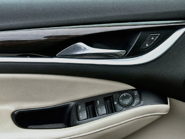 Used 2018 Buick Enclave Essence FWD image 18