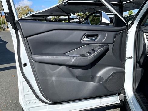 New 2026 Nissan Rogue SV image 10