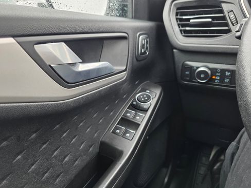 Certified 2020 Ford Escape SEL image 17