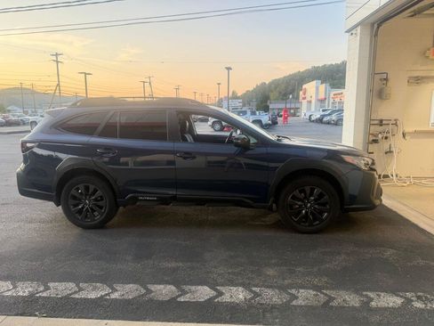 Used 2025 Subaru Outback Onyx Edition AWD/4WD image 6
