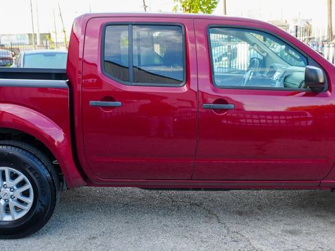 Used 2016 Nissan Frontier SV image 8