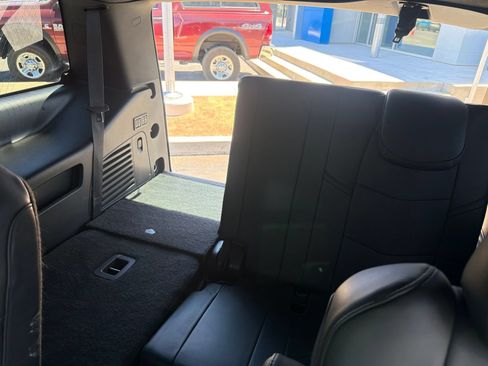 Used 2015 Cadillac Escalade Platinum AWD/4WD image 25