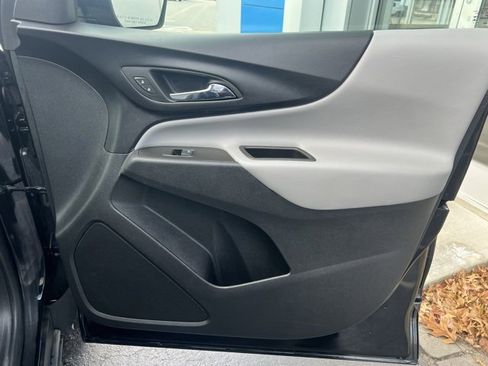 Used 2023 Chevrolet Equinox LT image 22