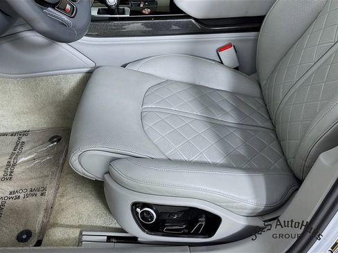Used 2015 Audi S8 image 24