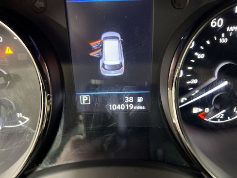 Used 2018 Nissan Rogue SV FWD image 13