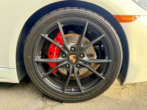 Used 2018 Porsche 718 Boxster GTS image 32