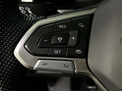 Used 2023 Volkswagen Atlas SEL R-Line image 20