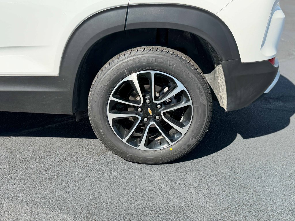 Used 2026 Chevrolet TrailBlazer LT AWD/4WD image 14